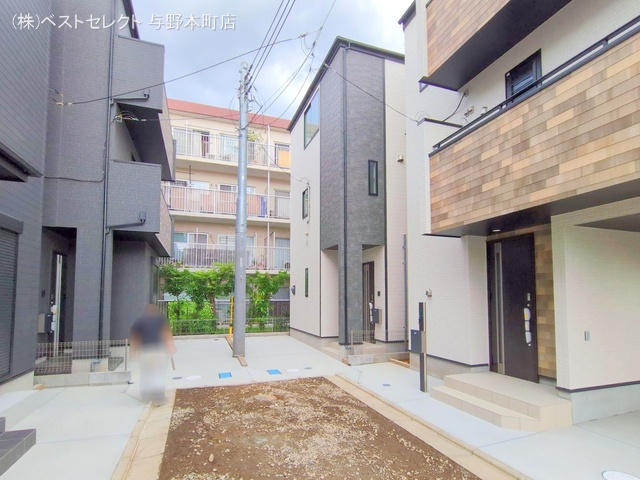 埼玉県さいたま市中央区新中里4丁目の新築戸建て完成写真 2025年10月5日撮影
