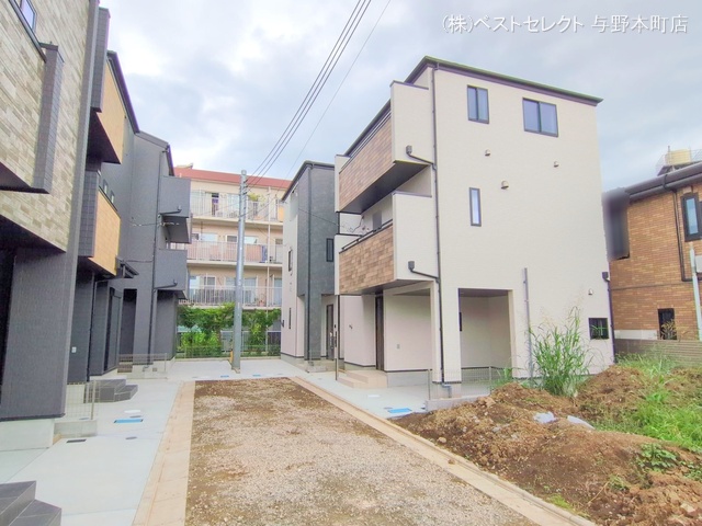 埼玉県さいたま市中央区新中里4丁目の新築戸建て完成写真 2025年10月5日撮影