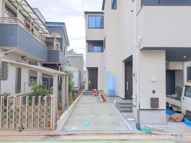 埼玉県さいたま市浦和区本太３丁目の新築戸建て完成写真 2025年11月10日撮影
