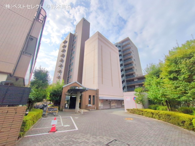 埼玉県さいたま市南区白幡４丁目のマンション『サニークレスト武蔵浦和』外観写真 2025年8月27日撮影