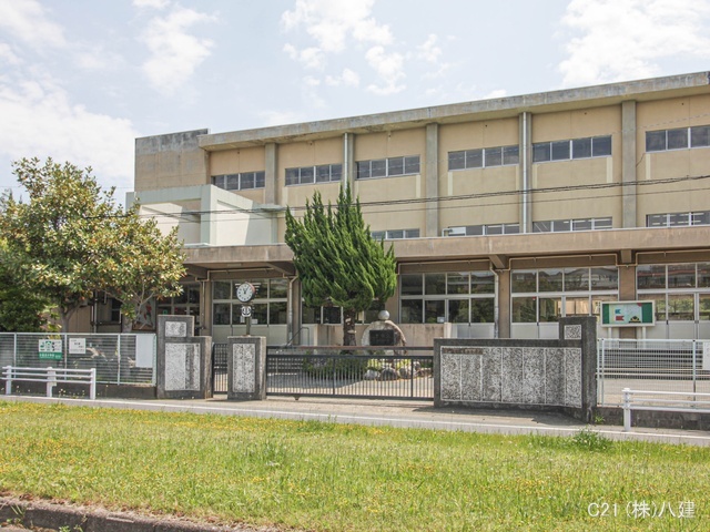 松戸市立小金北小学校　距離750m