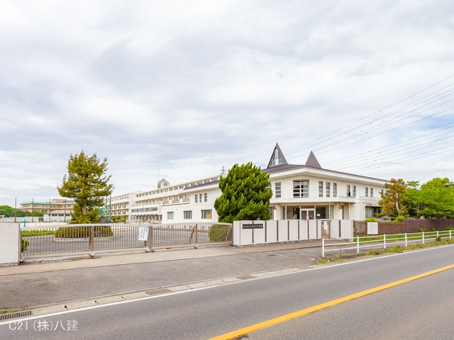 松戸市立小金北中学校 距離1700m