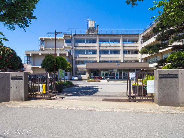 柏市立西原中学校 距離2100m