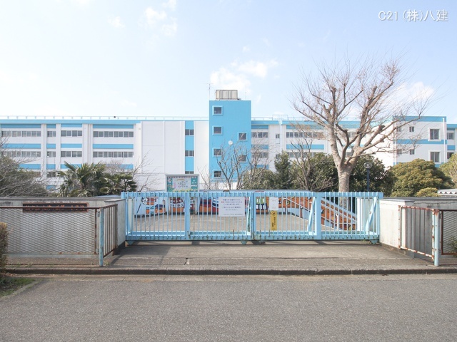 柏市立大津ヶ丘第一小学校 距離640m