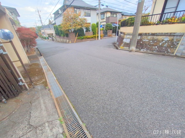 千葉県松戸市六高台8丁目の中古戸建て完成写真 2025年11月19日撮影