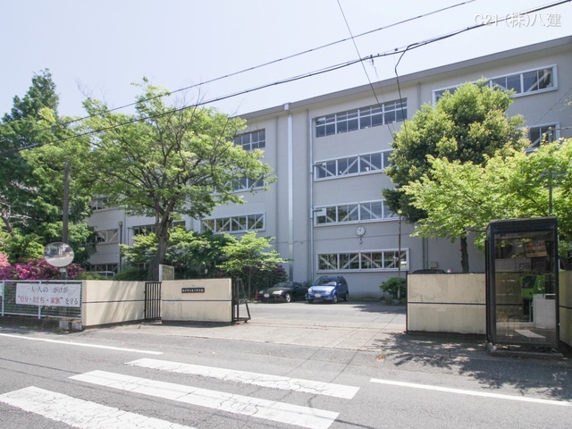 松戸市立第三中学校　距離1740m
