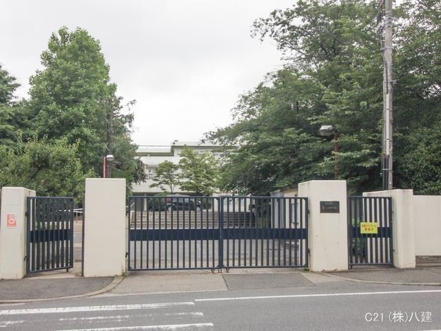 松戸市立第一中学校 距離800m