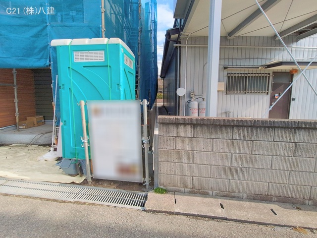 千葉県流山市東初石２丁目の新築戸建てシート写真 2026年2月9日撮影