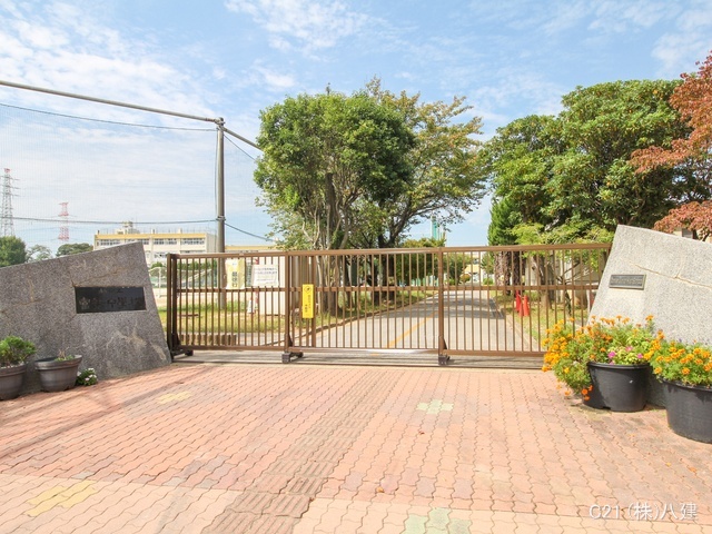 柏市立富勢中学校 距離2700m