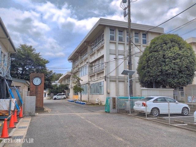 流山市立東小学校 距離1300m