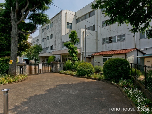 小金井市立小金井第二中学校　距離570m