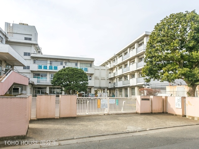 府中市立府中第八中学校　距離950m