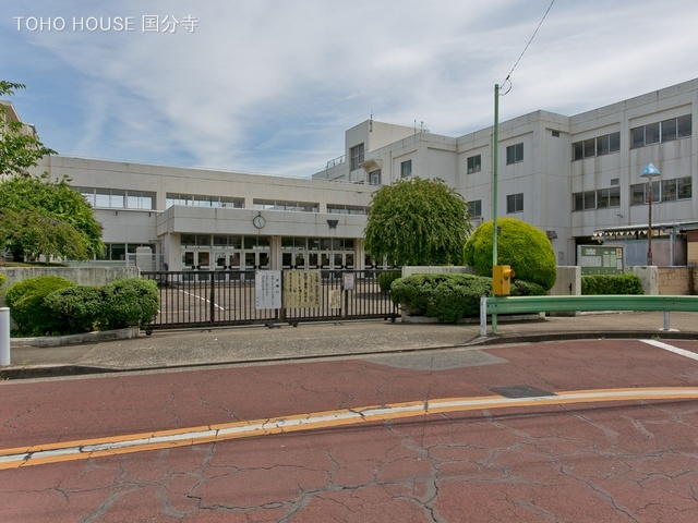 小金井市立小金井第一中学校 距離620m