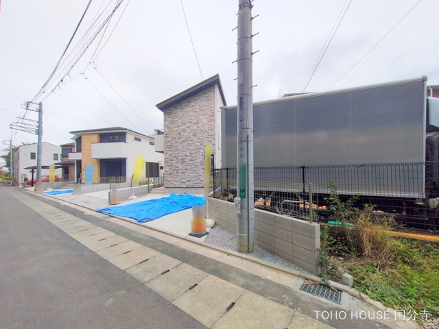 東京都府中市分梅町２丁目の新築戸建て完成写真 2025年10月30日撮影