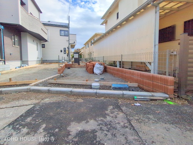 東京都小金井市前原町１丁目の新築戸建て外構写真 2025年10月26日撮影