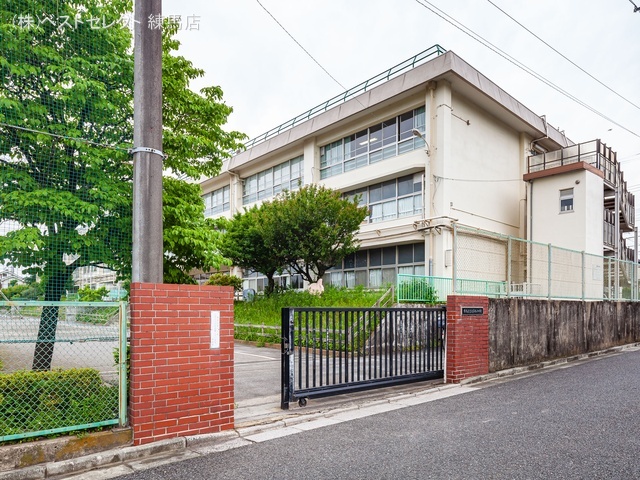 練馬区立大泉西小学校　距離160m