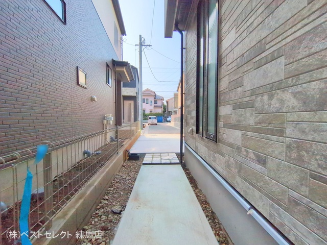 東京都練馬区西大泉1丁目の新築戸建て外構写真 2025年9月8日撮影