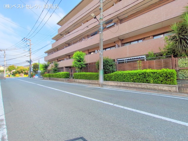 東京都練馬区大泉町4丁目の新築戸建て完成写真 2025年9月9日撮影