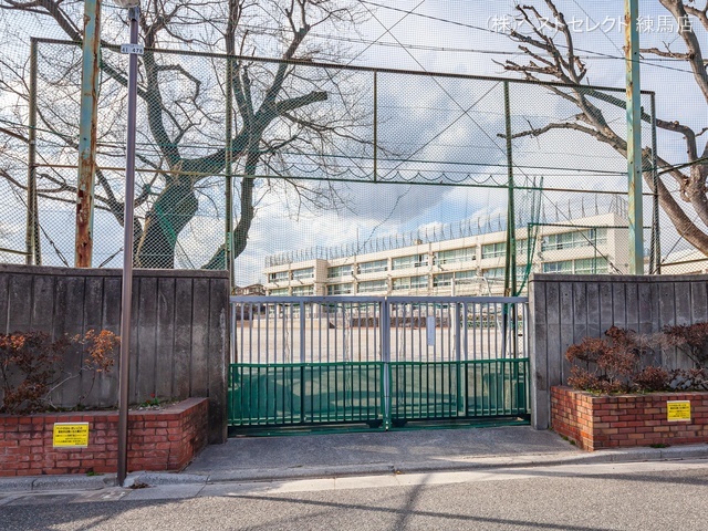 練馬区立大泉北中学校 距離560m