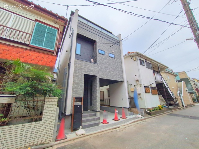 東京都三鷹市下連雀６丁目の新築戸建て完成写真 2025年10月20日撮影