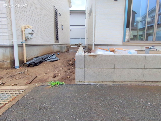 東京都調布市上石原１丁目の新築戸建て外構写真 2025年7月15日撮影