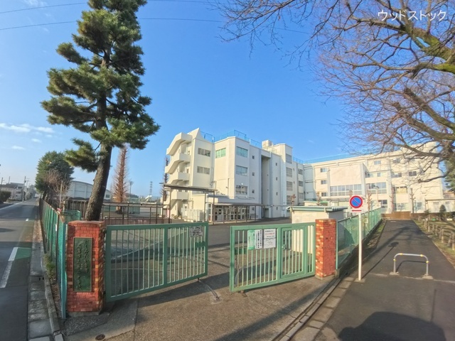三鷹市立第二中学校　距離1780m