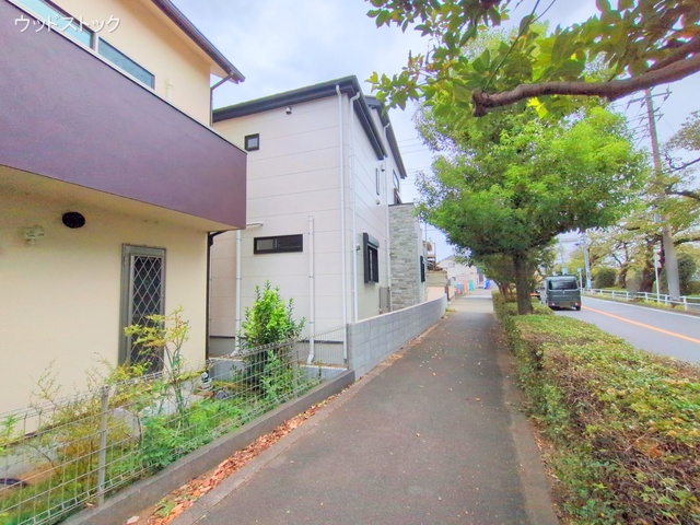 東京都調布市染地１丁目の新築戸建て外構写真 2025年10月8日撮影