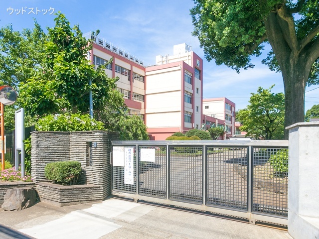 調布市立神代中学校 距離1810m