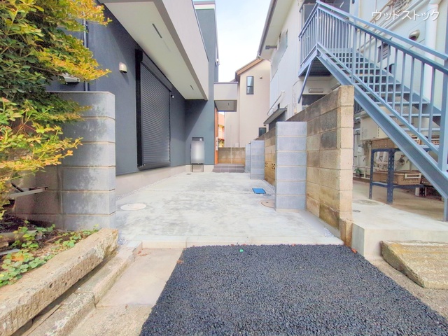 東京都調布市富士見町1丁目の新築戸建て完成写真 2025年10月28日撮影