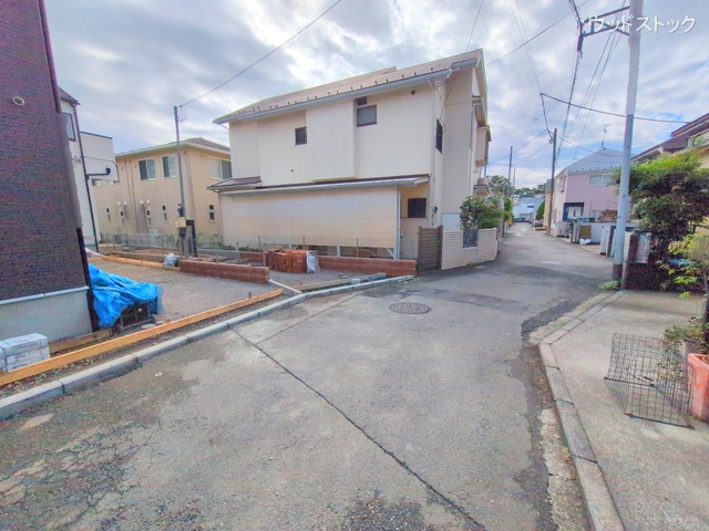 東京都小金井市前原町１丁目の新築戸建て外構写真 2025年10月26日撮影