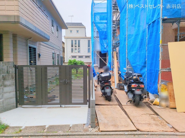 東京都板橋区蓮沼町の新築戸建てシート写真 2025年5月13日撮影