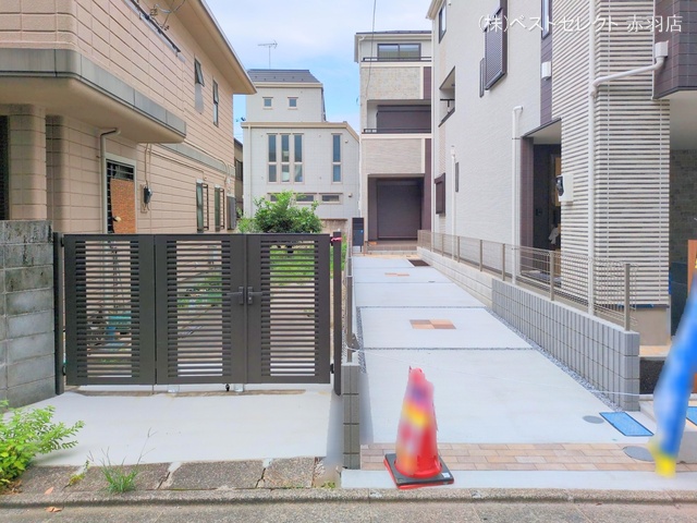 東京都板橋区蓮沼町の新築戸建て完成写真 2025年8月13日撮影