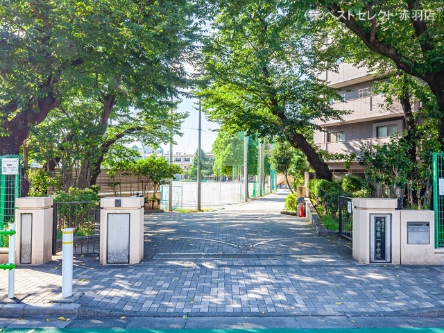 板橋区立赤塚第一中学校 距離440m