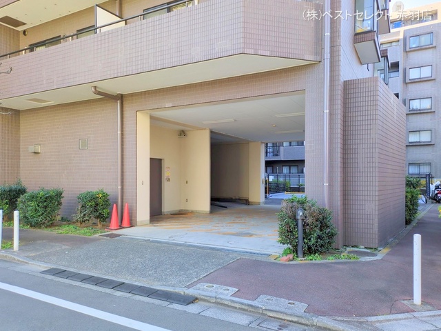 東京都板橋区小豆沢３丁目のマンション『ナイスアーバン志村坂上』外観写真 2024年12月26日撮影