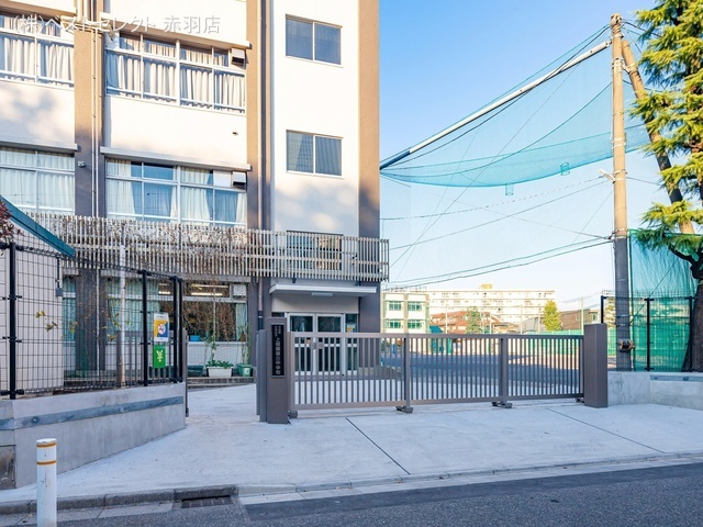 板橋区立上板橋第三中学校　距離450m
