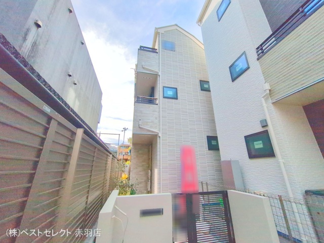 東京都板橋区赤塚新町３丁目-新築戸建ての外構写真