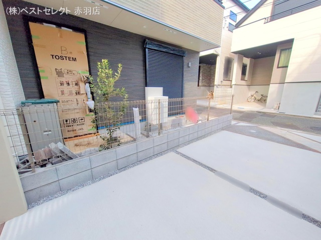 東京都板橋区赤塚新町3丁目の新築戸建て外構写真 2025年10月1日撮影