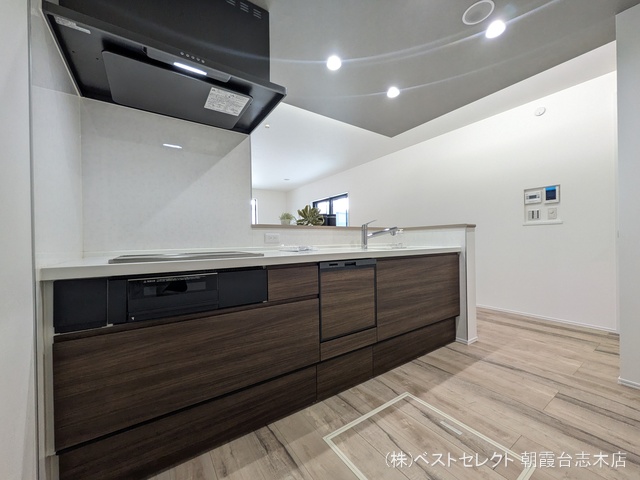 埼玉県新座市畑中2丁目の新築戸建てキッチン写真 2025年9月18日撮影
