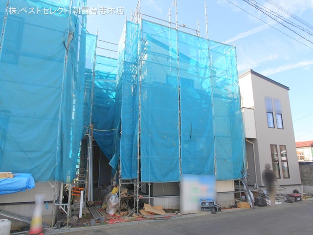 埼玉県新座市畑中2丁目の新築戸建てシート写真 2024年10月10日撮影