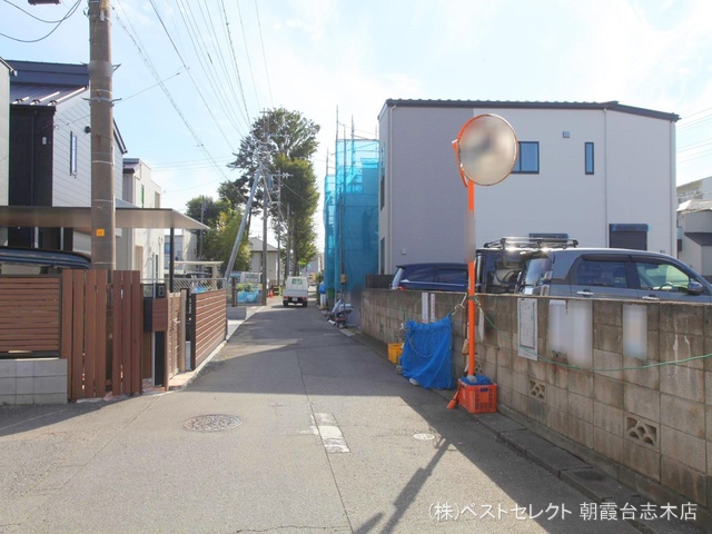 埼玉県新座市畑中2丁目の新築戸建てシート写真 2024年10月10日撮影