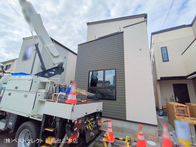 埼玉県新座市畑中2丁目の新築戸建て外構写真 2024年11月10日撮影