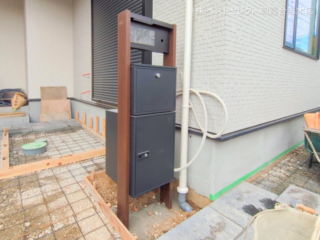 埼玉県新座市畑中2丁目の新築戸建て外構写真 2024年11月10日撮影