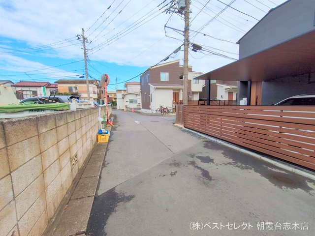 埼玉県新座市畑中2丁目の新築戸建て外構写真 2024年11月10日撮影