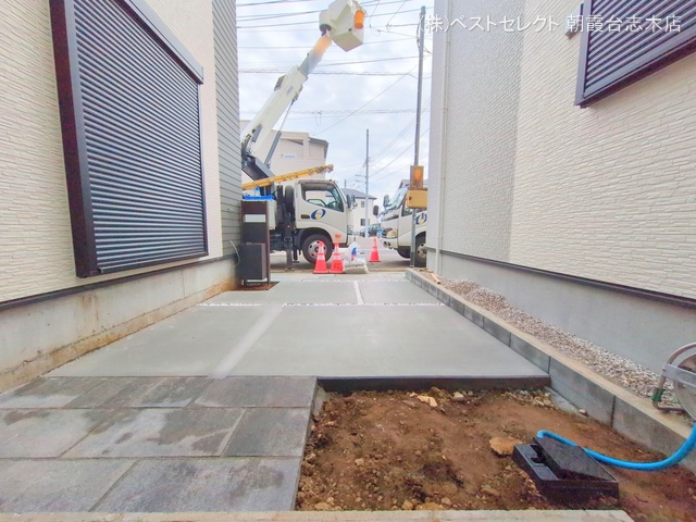 埼玉県新座市畑中2丁目の新築戸建て外構写真 2024年11月10日撮影