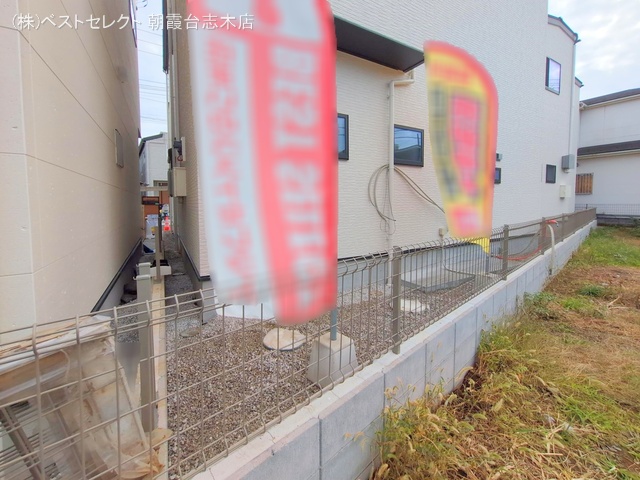 埼玉県新座市畑中2丁目の新築戸建て外構写真 2024年11月10日撮影