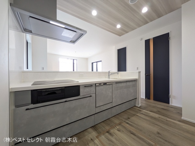 埼玉県新座市畑中2丁目の新築戸建てキッチン写真 2025年9月18日撮影