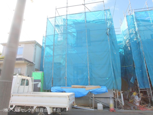 埼玉県新座市畑中2丁目の新築戸建てシート写真 2024年10月10日撮影