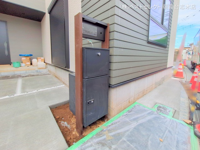 埼玉県新座市畑中2丁目の新築戸建て外構写真 2024年11月10日撮影