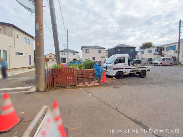 埼玉県新座市畑中2丁目の新築戸建て外構写真 2024年11月10日撮影