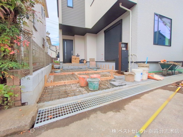 埼玉県新座市畑中2丁目の新築戸建て外構写真 2024年11月10日撮影